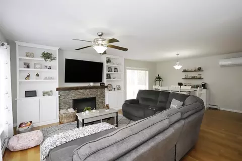 Living - 17 David St, Acushnet, MA 02743 photo 1 of 3