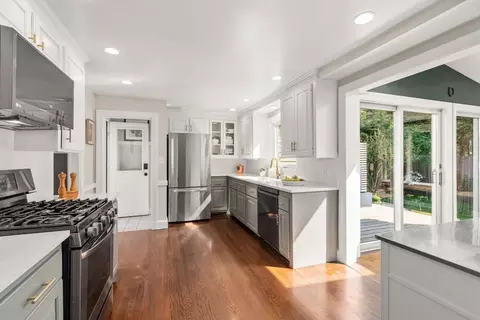 52 Beaufort Ave, Needham, MA 02492 photo 13