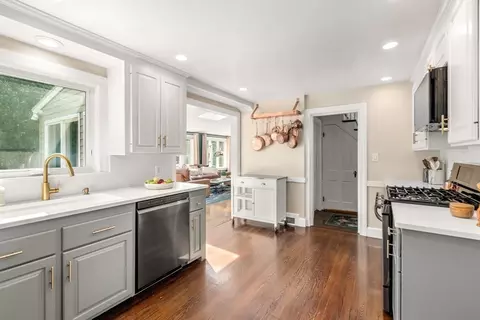 52 Beaufort Ave, Needham, MA 02492 photo 12