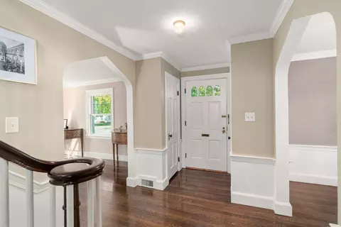 52 Beaufort Ave, Needham, MA 02492 photo 4