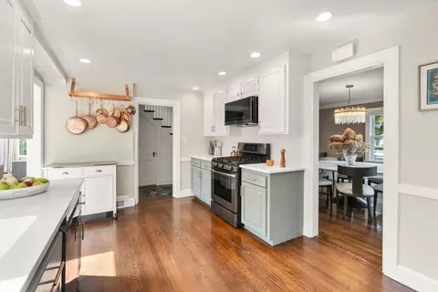 52 Beaufort Ave, Needham, MA 02492 photo 10