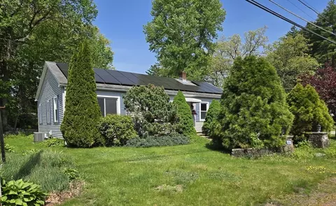 17 Cedar St, Southbridge, MA 01550