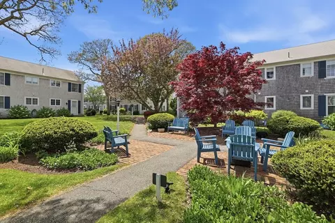 15 Pleasant St #E23, Harwich, MA 02646