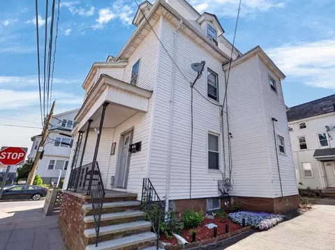 4 Coral St, Fall River, MA 02721