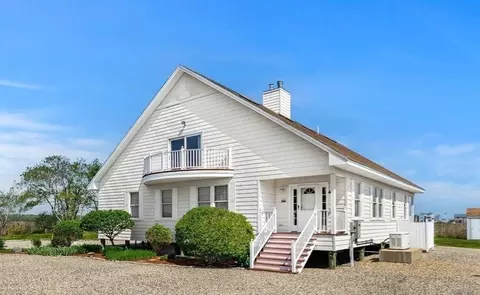 14 16th St, Salisbury, MA 01952