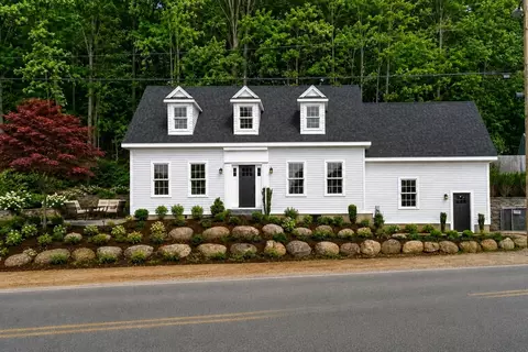 6 Monroe St, Amesbury, MA 01913