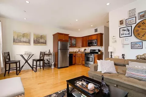 8 Garden Ct #7, Boston, MA 02113