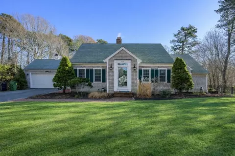 578 Huckins Neck Rd, Centerville, MA 02632
