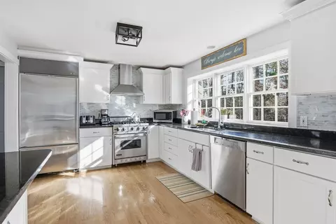 578 Huckins Neck Rd, Centerville, MA 02632 photo 4