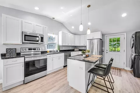 95 Summer Ave, Ludlow, MA 01056