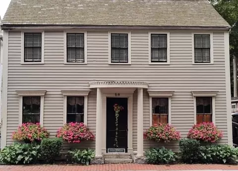 64 Prospect St, Newburyport, MA 01950