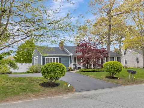 24 Sailfish Dr, Falmouth, MA 02536