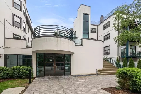 227 Summit #W207, Brookline, MA 02446