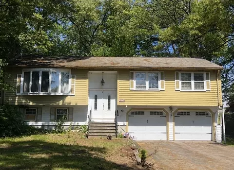 9 Eliot Rd, Northborough, MA 01532