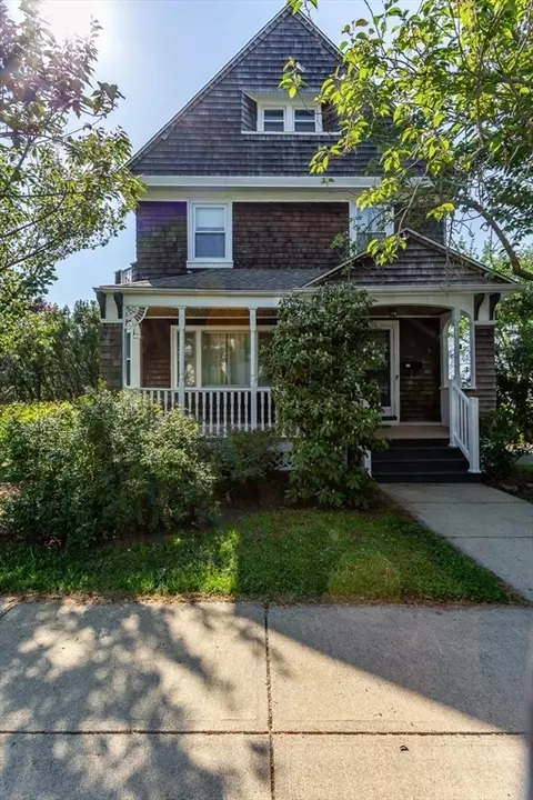 724 High St, Fall River, MA 02720