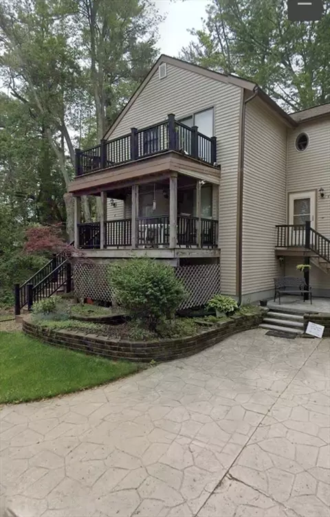 4 Bowers Ave, Tyngsborough, MA 01879