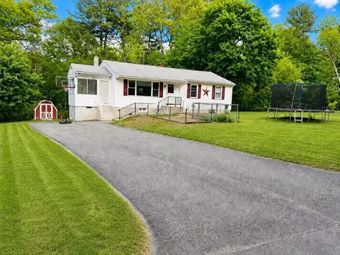 48 Sullivan Dr, Whitinsville, MA 01588