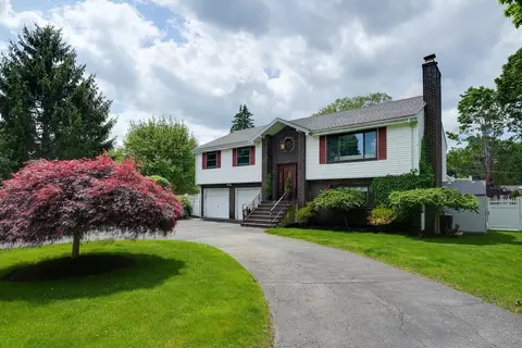 4 Lincoln Ter, Waltham, MA 02451