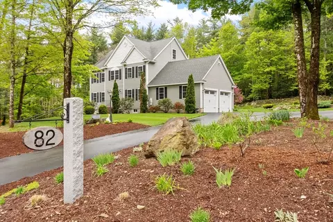 82 Lawrence St, Pepperell, MA 01463
