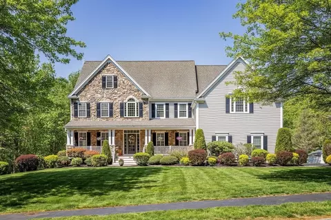 14 Oak St, Hopkinton, MA 01748