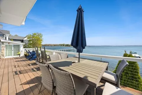 106 King Philip Ave, Bristol, RI 02809