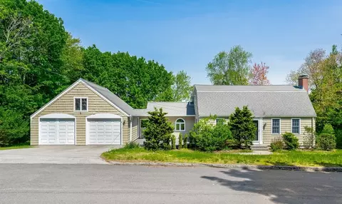 6 Crestview Dr, Westborough, MA 01581