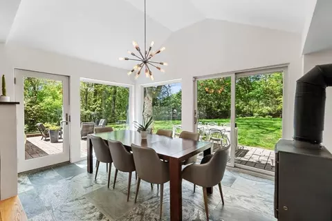 44 Windemere Rd, Wellesley, MA 02482