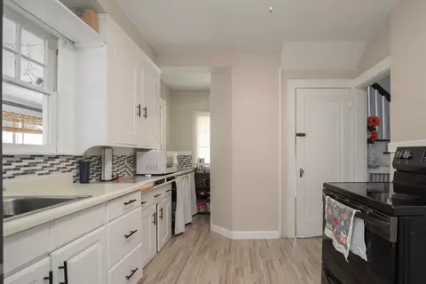 Kitchen - 34 Preston St, Springfield, MA 01109 photo 2 of 4