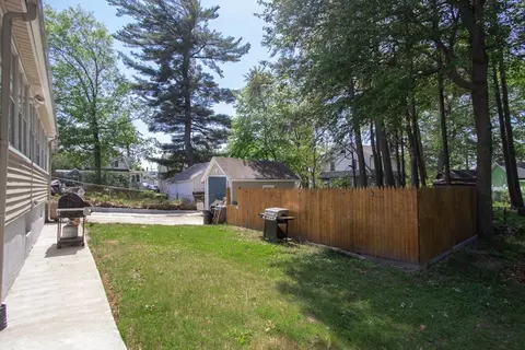 Exterior - 34 Preston St, Springfield, MA 01109 photo 4 of 8