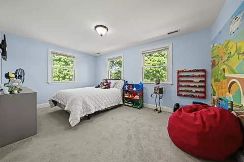 Bedroom - 13 Douglas Ave, Beverly, MA 01915 photo 4 of 7