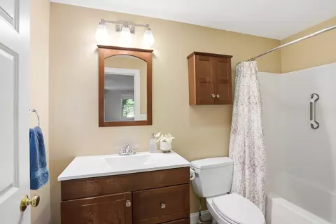 22 Longmeadow Dr, Canton, MA 02021 photo 16