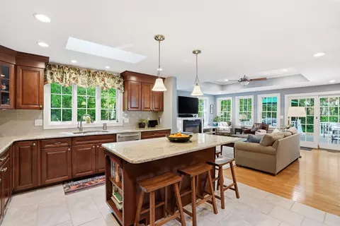 22 Longmeadow Dr, Canton, MA 02021 photo 32