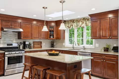 22 Longmeadow Dr, Canton, MA 02021 photo 33