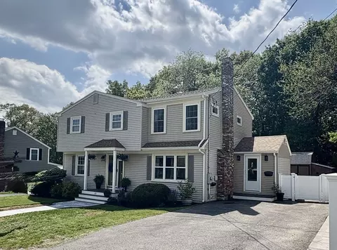 65 Lake St, Braintree, MA 02184