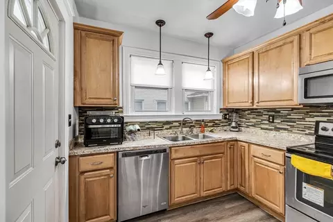 79 Marsden St, Springfield, MA 01109 photo 16