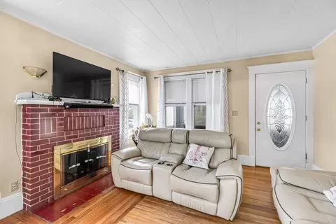 79 Marsden St, Springfield, MA 01109 photo 9