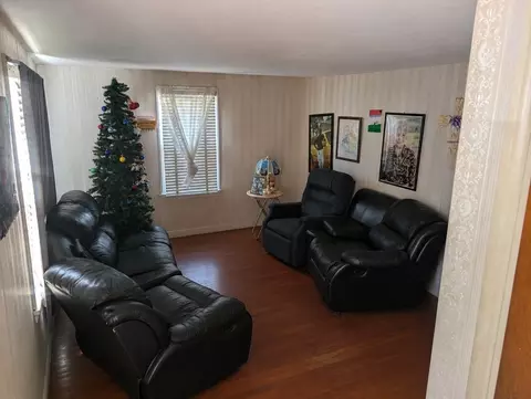 141 Shawmut St, Springfield, MA 01108 photo 5