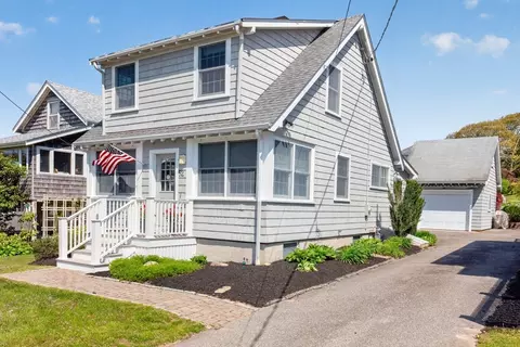 52 Circuit Ave, Pocasset, MA 02559