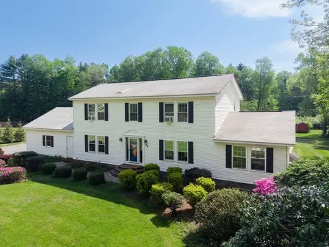 45 River Rd, Sturbridge, MA 01566