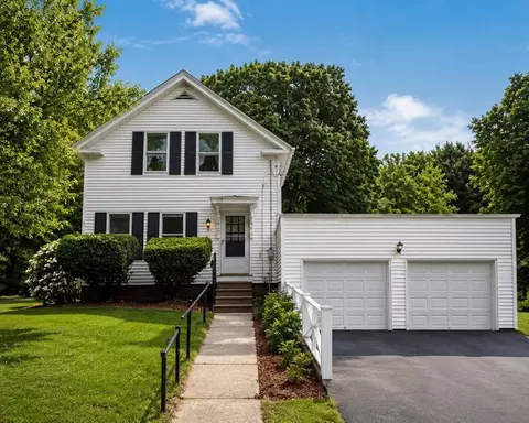 115 School St, Warren, MA 01083