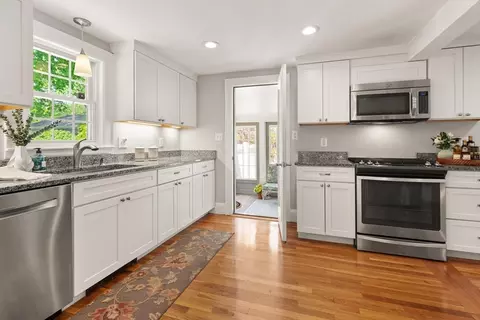 85 Mineral St, Reading, MA 01867 photo 21