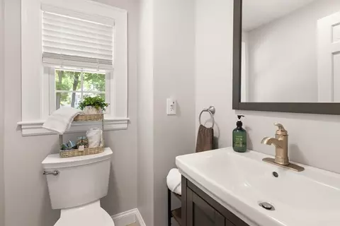 85 Mineral St, Reading, MA 01867 photo 22