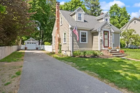 85 Mineral St, Reading, MA 01867 photo 3