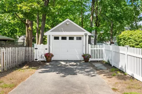 85 Mineral St, Reading, MA 01867 photo 32