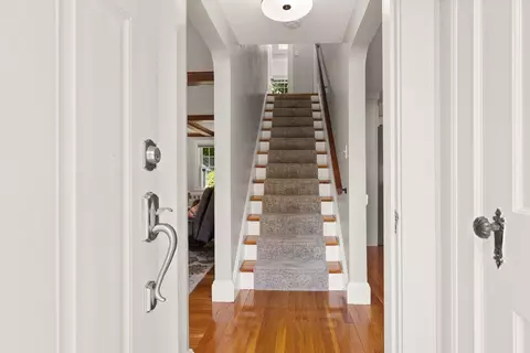 85 Mineral St, Reading, MA 01867 photo 4