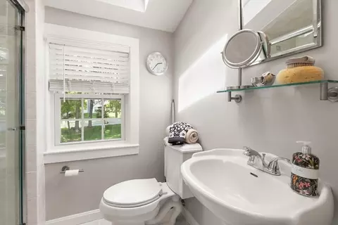 85 Mineral St, Reading, MA 01867 photo 29