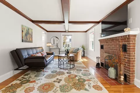 85 Mineral St, Reading, MA 01867 photo 9
