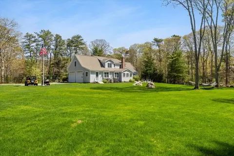2 Boulder Rd, Bourne, MA 02532