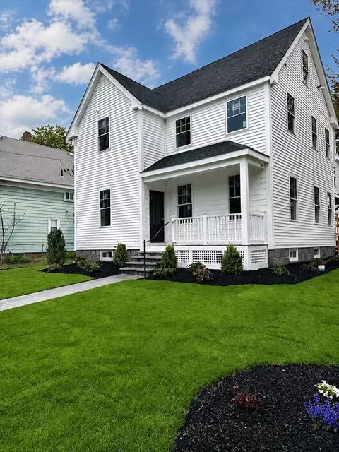 92 Pond St, Natick, MA 01760