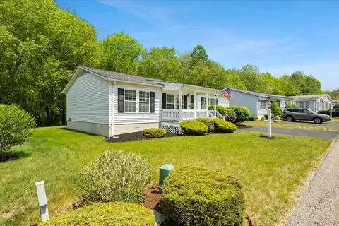 84 Trailwood Dr, Bridgewater, MA 02324